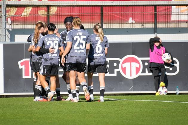 Fussball, Google Pixel Frauen-Bundesliga, 6 .Spieltag, 2025 2026, SC Freiburg vs. Eintracht Frankfurt, Dreisamstadion, Freiburg,: Nicole Anyomi (Eintracht Frankfurt, 19) Tor, Torjubel, Emotionen, Torschuss, Freude, Jubel, Freiburg Dreisamstadion Baden-Württemberg Deutschland Copyright: xFINLEYxMÖRCHx