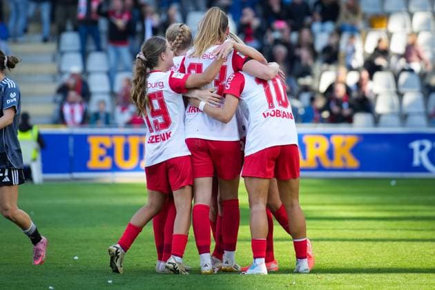 Fussball, Google Pixel Frauen-Bundesliga, 6 .Spieltag, 2025 2026, SC Freiburg vs. Eintracht Frankfurt, Dreisamstadion, Freiburg,: Selina Vobian (SC Freiburg, Frauen 10) Tor, Torjubel, Emotionen, Torschuss, Freude, Jubel, Freiburg Dreisamstadion Baden-Württemberg Deutschland Copyright: xFINLEYxMÖRCHx