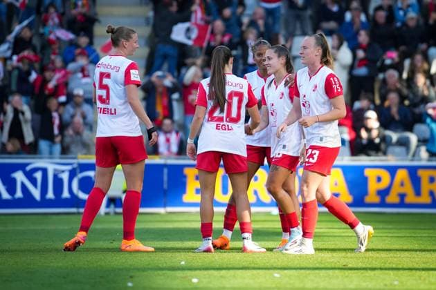 Fussball, Google Pixel Frauen-Bundesliga, 6 .Spieltag, 2025 2026, SC Freiburg vs. Eintracht Frankfurt, Dreisamstadion, Freiburg,: Selina Vobian (SC Freiburg, Frauen 10) Tor, Torjubel, Emotionen, Torschuss, Freude, Jubel, Freiburg Dreisamstadion Baden-Württemberg Deutschland Copyright: xFINLEYxMÖRCHx