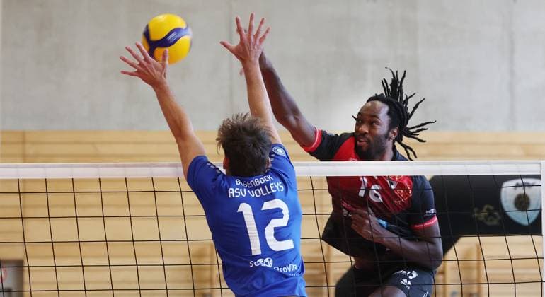 Ludwigsburg , Zoi DVV Pokal Qualifikation Hauptrunde , Barock Volleys MTV Ludwigsburg vs. ASV Dachau , rechts: Nyherowo Omene ( Lubu )
