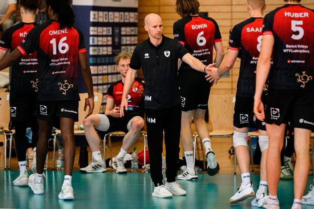 Ludwigsburg: DVV Pokal - 25 26 - MTV Ludwigsburg - ASV Dachau Trainer Hasse Mattila (Ludwigsburg) Ludwigsburg Innenstadtsporthalle Baden-Württemberg Deutschland