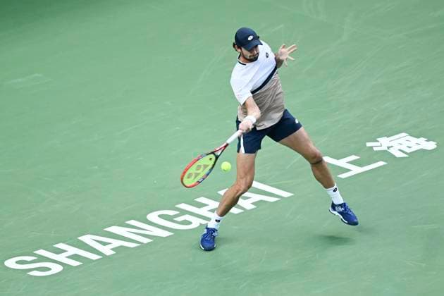 (251012) -- SHANGHAI, Oct. 12, 2025 -- Valentin Vacherot hits a return during the men s singles final between Arthur Rinderknech of France and Valentin Vacherot of Monaco at the ATP, Tennis Herren World Tour Shanghai Masters tennis tournament in Shanghai, east China, Oct. 12, 2025. ) (SP)CHINA-SHANGHAI-TENNIS-ATP TOUR-SHANGHAI MASTERS-MEN S SINGLES (CN) ChenxHaoming 