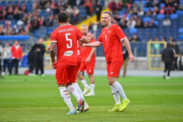 CHORZOW 12.10.2025 MIEDZYNARODOWY MECZ TOWARZYSKI: POLSKA - NIEMCY --- International Friendly, Länderspiel, Nationalmannschaft FOOTBALL MATCH: POLAND - GERMANY MARCIN WASILEWSKI MACIEJ ZURAWSKI FOT. KRZYSZTOF HELIOS 400MM NEWSPIX.PL --- newspix.pl POLAND OUT! 