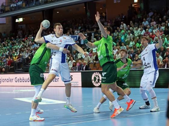 12.10.2025, xovx, Handball Daikin Handball Bundesliga, HSG Wetzlar - HSV Hamburg v.l. Nikola Grahovac (HSG Wetzlar), Moritz Sauter (HSV Hamburg), Josip Simic (HSG Wetzlar), Niklas Theiß (HSG Wetzlar), Josip Simic (HSG Wetzlar), Andreas Magaard (HSV Hamburg) Wetzlar Buderus-Arena Hessen Deutschland (DE)