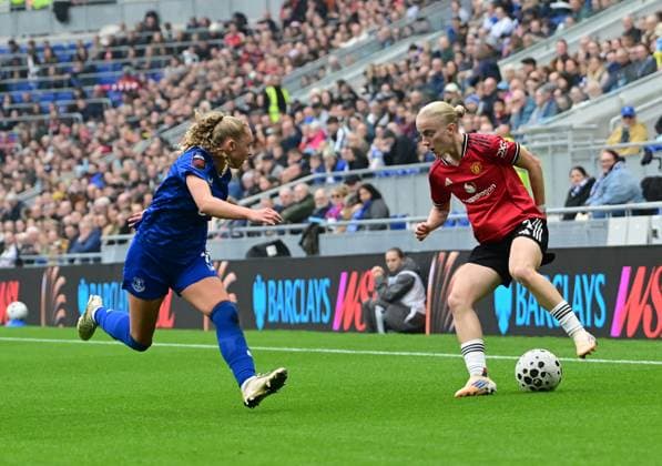Everton vs Manchester United, ManU in with Barclays Womens Super League at Hill Dickinson Stadium Featuring: Katie Robinson, Anna Sanberg Where: Liverpool, United Kingdom When: 12 Oct 2025 Credit: Graham Finney Cover Images EDITORIAL USE ONLY. NOT FOR USE BY NEWSPAPERS BASED IN THE UK. Copyright: xx coverimg55173168