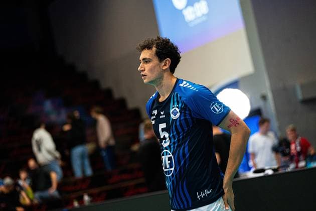 Volleyball I Herren I Saison 2025 2026 I Volleyball Bundesliga Ligacup I VfB Friedrichshafen - WWK Volleys Herrsching I 12.10.2025 Louis Kunstmann (5, VfB Friedrichshafen) Einzelbild Copyright: xLobeca Bjorn-OlexKehmx
