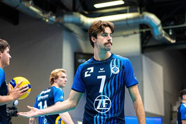 Volleyball I Herren I Saison 2025 2026 I Volleyball Bundesliga Ligacup I VfB Friedrichshafen - WWK Volleys Herrsching I 12.10.2025 Kyle Patrick Hobus (7, VfB Friedrichshafen) Einzelbild Copyright: xLobeca Bjorn-OlexKehmx