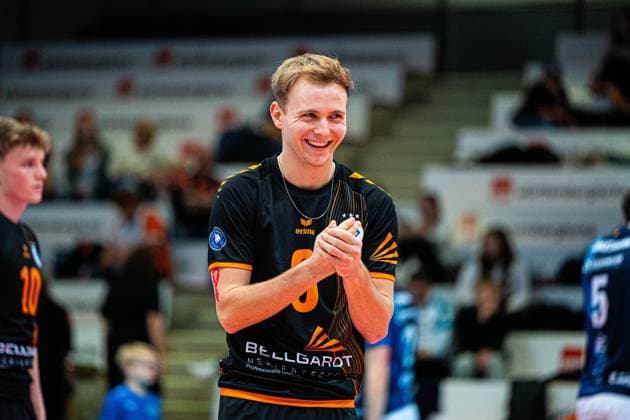 Volleyball I Herren I Saison 2025 2026 I Volleyball Bundesliga Ligacup I VfB Friedrichshafen - WWK Volleys Herrsching I 12.10.2025 Leonard Graven (6, VfB Friedrichshafen) Einzelbild Copyright: xLobeca Bjorn-OlexKehmx