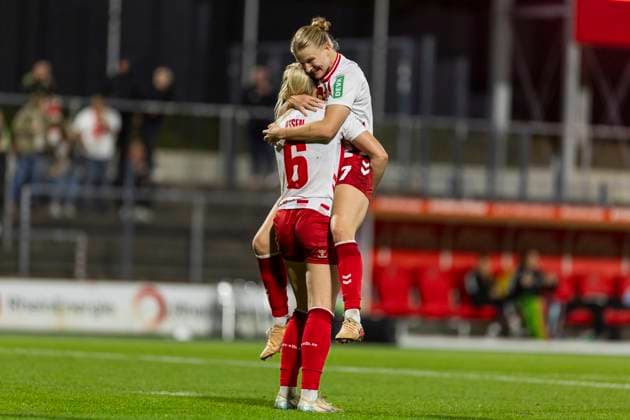 Google Pixel Frauen-Bundesliga: 1. FC Köln - Union Berlin; 12.10.2025 Sandra Maria Jessen (1. FC Köln, 6) jubelt nach ihrem Tor zum 2:1 mit Anna-Lena Stolze (1. FC Köln, 7) am 6. Spieltag der Google Pixel Frauen-Bundesliga im Spiel 1. FC Köln gegen Union Berlin am 12.10.2025 im Franz-Kremer-Stadion in Köln. Copyright: xBEAUTIFULxSPORTS Meuselx