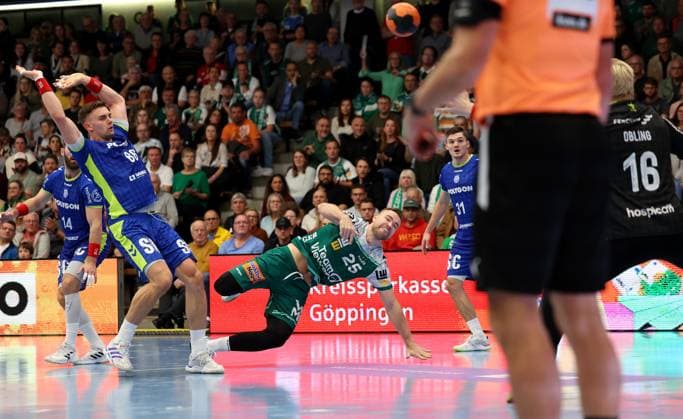 BAU 12.10.2025 Göppingen Handball Frisch Auf Göppingen vs. VfL Gummersbach, v.l. Stepan Zeman (Gummersbach), Ludwig Jurmala Aström (Göppingen)