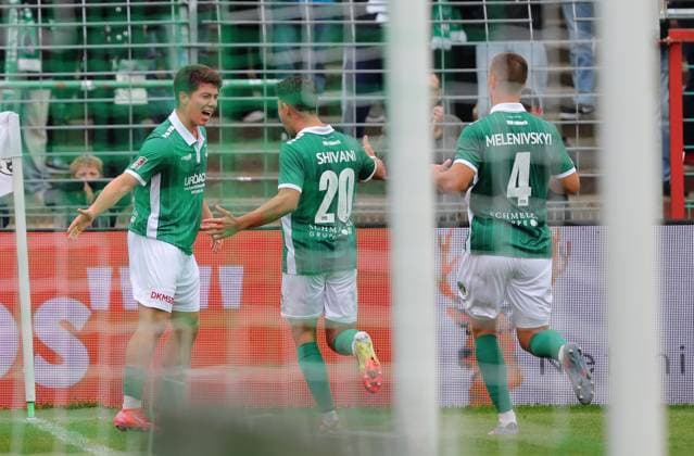 GER, Regionalliga Nord, VfB Luebeck vs HSC Hannover 12.10.2025, Dietmar-Scholze-Stadion an der Lohmuehle, Luebeck, GER, Regionalliga Nord, VfB Luebeck vs HSC Hannover im Bild picture shows Torjubel Jubel. Torschütze Torschuetze Ramiz Demir (VfB Luebeck 28) jubelt ueber das Tor zum 1:0