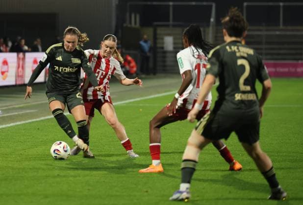 v.l. Ida Heikkinen (1. FC Union Berlin 25), Carlotta Imping (1.FC Koeln 14), Lydia Andrade (1.FC Koeln 17), Tomke Schneider (1. FC Union Berlin 02) GER, 1. FC Koeln Frauen vs. 1. FC Union Berlin Frauen, Fussball, Frauen-Bundesliga, 6. Spieltag, Spielzeit 2025 2026, 12.10.2025 (DFL DFB REGULATIONS PROHIBIT ANY USE OF PHOTOGRAPHS as IMAGE SEQUENCES and or QUASI-VIDEO). GER, 1. FC Koeln Frauen vs. 1. FC Union Berlin Frauen, Fussball, Frauen-Bundesliga, 6. Spieltag, Spielzeit 2025 2026, 12.10.2025 Koeln Copyright: xEibner-Pressefotox xThomasxStoeckerx EP_TSR