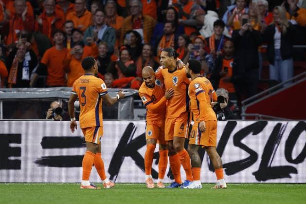 AMSTERDAM (l-r) Jurrien Timber of the Netherlands, Donyell Malen of the Netherlands, Virgil van Dijk of the Netherlands, and Memphis Depay of the Netherlands celebrate the 2-0 goal at the Johan Cruijff ArenA during the Dutch national team, Nationalteam s 2026 FIFA World Cup, WM, Weltmeisterschaft, Fussball qualifying match against Finland. ANP MAURICE VAN STEEN FIFA 2026 World Cup Qualifier 2025 2026 xVIxANPxSportx xxANPxIVx 539034901 originalFilename: 539034901.jpg