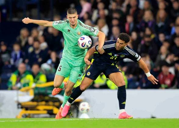 Scotland v Belarus 2026 FIFA World Cup, WM, Weltmeisterschaft, Fussball Qualifiers ChÃ Adams of Scotland (right) competes for the ball with Yegor Parkhomenko of Belarus during the 2026 FIFA World Cup Qualifiers Group C match at Hampden Park, Glasgow UK Newspapers OUT Copyright: xFredxPalmerx FIL-22351-0190