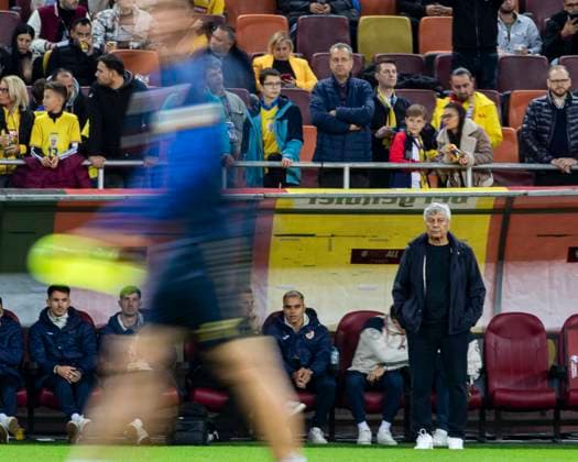 October 12, 2025, FIFA World Cup, WM, Weltmeisterschaft, Fussball Qualifier, Qualifying round, Matchday 8, Group H, Romania vs Austria, Bucharest, National Arena Stadium Coach Mircea Lucescu portrait image on the bench with players running