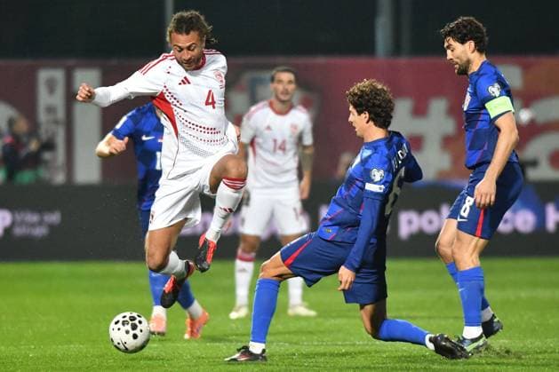 Croatia v Gibraltar - FIFA World Cup, WM, Weltmeisterschaft, Fussball 2026 Qualifier VARAZDIN, CROATIA - OCTOBER 12: Dan Bent of Gibraltar is challenged by Domagoj Bradaric and Mateo Kovacic of Croatia during the FIFA World Cup 2026 qualifier match between Croatia and Gibraltar at Football Stadium Varteks on October 12, 2025 in Varazdin, Croatia.  VjeranxZganecxRogulja PIXSELL