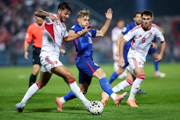 Croatia v Gibraltar - FIFA World Cup, WM, Weltmeisterschaft, Fussball 2026 Qualifier VARAZDIN, CROATIA - OCTOBER 12: Bernardo Lopes of Gibraltar battles for the ball with Toni Fruk of Croatia during the FIFA World Cup 2026 qualifier match between Croatia and Gibraltar at Football Stadium Varteks on October 12, 2025 in Varazdin, Croatia.  MatijaxHabljak PIXSELL