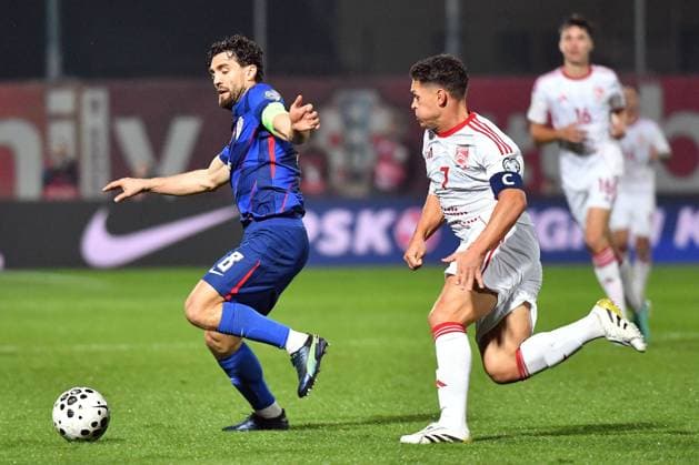 Croatia v Gibraltar - FIFA World Cup, WM, Weltmeisterschaft, Fussball 2026 Qualifier VARAZDIN, CROATIA - OCTOBER 12: Mateo Kovacic of Croatia battles for the ball with Tjay De Barr of Gibraltar during the FIFA World Cup 2026 qualifier match between Croatia and Gibraltar at Football Stadium Varteks on October 12, 2025 in Varazdin, Croatia.  VjeranxZganecxRogulja PIXSELL