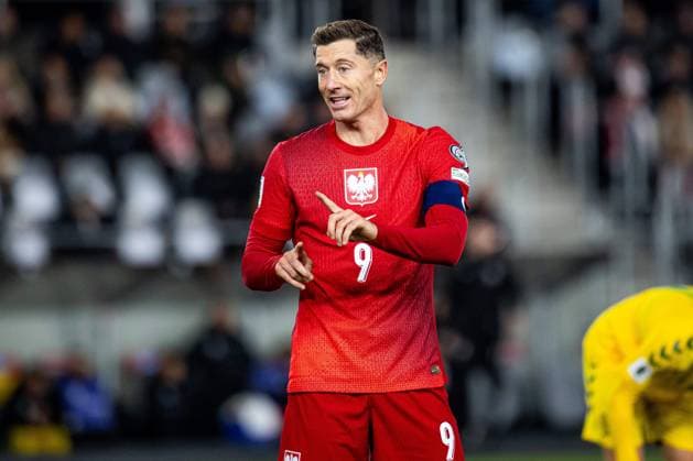 12.10.2025 KOWNO, DARIAUS IR GIRENO STADIONAS, PILKA NOZNA (FOOTBALL), ELIMINACJE MISTRZOSTW SWIATA FIFA 2026, MECZ LITWA - POLSKA ( LITHUANIA - POLAND ) NZ ROBERT LEWANDOWSKI FOTO LUKASZ SKWIOT CYFRASPORT NEWSPIX.PL --- Newspix.pl POLAND OUT!  20251012CSLS00073
