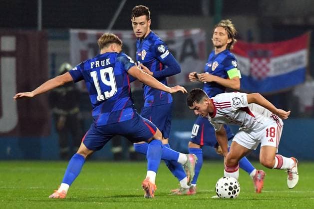 Croatia v Gibraltar - FIFA World Cup, WM, Weltmeisterschaft, Fussball 2026 Qualifier VARAZDIN, CROATIA - OCTOBER 12: Kyle Clinton of Gibraltar is challeged by Toni Fruk of Croatia during the FIFA World Cup 2026 qualifier match between Croatia and Gibraltar at Football Stadium Varteks on October 12, 2025 in Varazdin, Croatia.  VjeranxZganecxRogulja PIXSELL