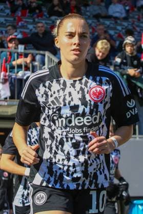 12.10.2025, xgrfx, Fussball Google Pixel Frauen-Bundesliga, SC Freiburg - Eintracht Frankfurt v.l. Laura Freigang (Eintracht Frankfurt) (DFL DFB REGULATIONS PROHIBIT ANY USE OF PHOTOGRAPHS as IMAGE SEQUENCES and or QUASI-VIDEO) Freiburg