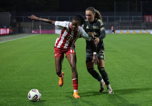 v.l. Lydia Andrade (1.FC Koeln 17), Ida Heikkinen (1. FC Union Berlin 25) GER, 1. FC Koeln Frauen vs. 1. FC Union Berlin Frauen, Fussball, Frauen-Bundesliga, 6. Spieltag, Spielzeit 2025 2026, 12.10.2025 (DFL DFB REGULATIONS PROHIBIT ANY USE OF PHOTOGRAPHS as IMAGE SEQUENCES and or QUASI-VIDEO). GER, 1. FC Koeln Frauen vs. 1. FC Union Berlin Frauen, Fussball, Frauen-Bundesliga, 6. Spieltag, Spielzeit 2025 2026, 12.10.2025 Koeln Copyright: xEibner-Pressefotox xThomasxStoeckerx EP_TSR