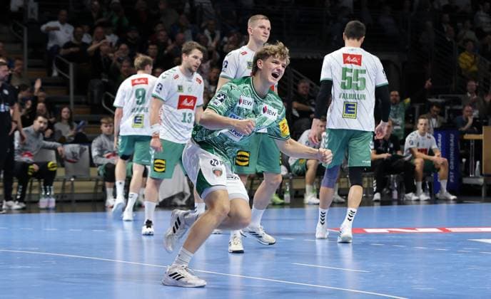 Jonas Kofler jubelt nach seinem ersten Bundesligator Tor Freude Emotion Jubel Handball HBL Bundesliga Herren 8. Spieltag Saison 2025 2026 12.10.2025 Füchse Berlin vs TSV GWD Minden