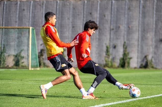 Fußball, Herren, Saison 2025 2026, 1. Bundesliga, 1. FC Union Berlin, Training, v. l. Danilho Doekhi (1. FC Union), Diogo Leite (1. FC Union Berlin), 13.10. 2025, Copyright: xMatthiasxKochx