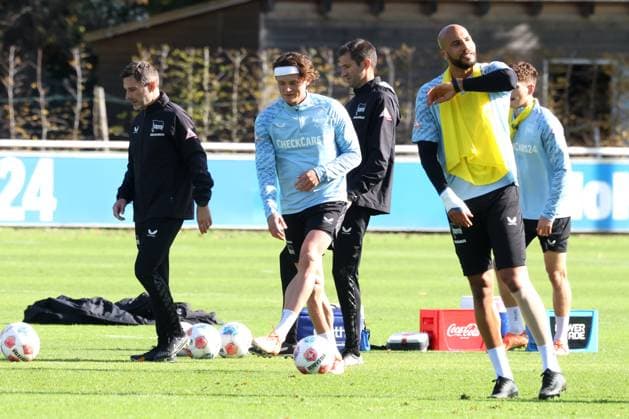 DEU, DFL, 2. FBL Hertha BSC, Training, 13.10.2025, Sportforum, Berlin, DEU, DFL, 2. FBL Hertha BSC, Training, im Bild Cheftrainer Stefan Leitl (Hertha BSC Berlin), Co-Trainer Andre Mijatovic (Hertha BSC Berlin), Fabian Reese (Hertha BSC Berlin 11), John Anthony Brooks (Hertha BSC Berlin 25) DFL - regulations prohibit any use of Photographs as image sequences and or quasi-video