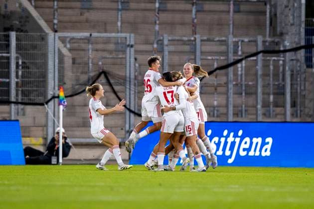 Google Pixel Frauen-Bundesliga: FC Carl Zeiss Jena vs. 1. FC Nürnberg; Jena; 13.10.2025 Jubel, 0:1 1. FC Nürnberg Google Pixel Frauen-Bundesliga: FC Carl Zeiss Jena vs. 1. FC Nürnberg; ad hoc arena im Ernst-Abbe-Sportfeld; 13.10.2025 Copyright: xBEAUTIFULxSPORTS Duehringx