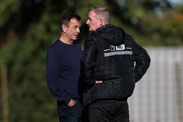 Geschäftsführer Otmar Schork (1. FC Magdeburg) mit Trainer Petrik Sander (1. FC Magdeburg) - 2. Fußball Bundesliga Saison 2025-2026 Training 1. FC Magdeburg an der Avnet Arena in Magdeburg - Fußball,Mann,Männer,Deutschland,13.10.2025