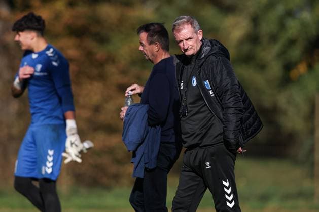 Trainer Petrik Sander und Geschäftsführer Otmar Schork (1. FC Magdeburg) - 2. Fußball Bundesliga Saison 2025-2026 Training 1. FC Magdeburg an der Avnet Arena in Magdeburg - Fußball,Mann,Männer,Deutschland,13.10.2025