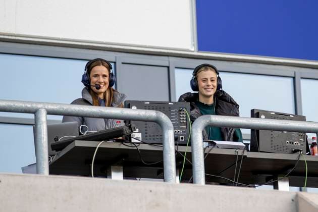 Google Pixel Frauen-Bundesliga: FC Carl Zeiss Jena vs. 1. FC Nürnberg; Jena; 13.10.2025 Christina Rann (links) und Johanna Elsig (rechts) Google Pixel Frauen-Bundesliga: FC Carl Zeiss Jena vs. 1. FC Nürnberg; ad hoc arena im Ernst-Abbe-Sportfeld; 13.10.2025 Copyright: xBEAUTIFULxSPORTS Duehringx