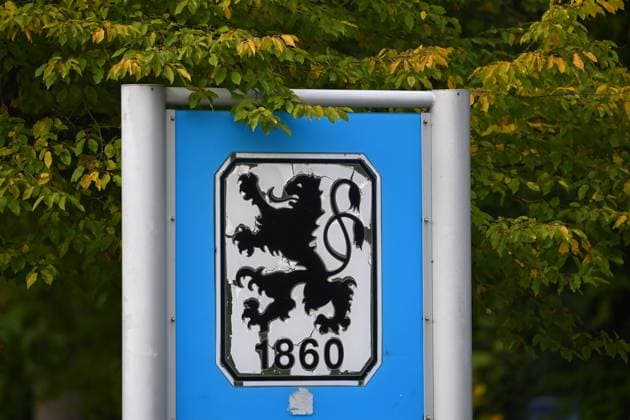 LOGO,VEREINSWAPPEN,VEREINSEMBLEM,EMBLEM. WAPPEN,VEREINSLOGO. Training TSV 1860 Muenchen am 13.10.2025 Fussball 3.Liga,Saison 2025 2026 Â