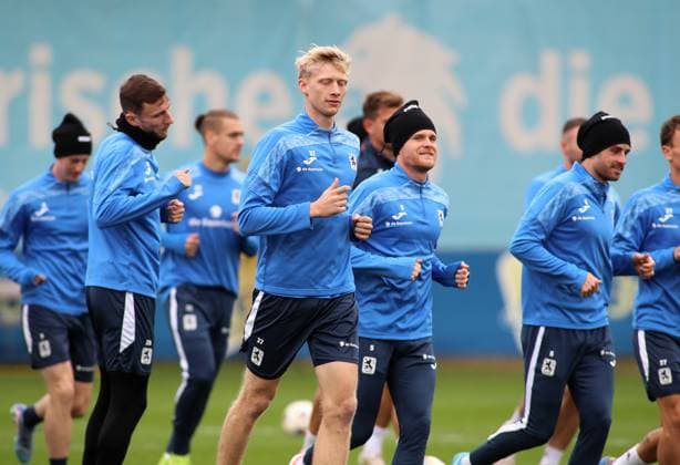 Fussball, Herren, 3.Liga, Saison 2025 2026, TSV 1860 München, Training Raphael Schifferl (TSV 1860 München) beim Laufen