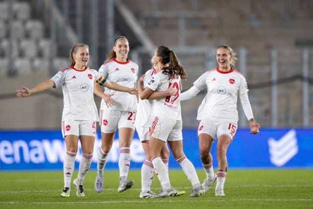 Google Pixel Frauen-Bundesliga: FC Carl Zeiss Jena vs. 1. FC Nürnberg; Jena; 13.10.2025 Jubel 1. FC Nürnberg Google Pixel Frauen-Bundesliga: FC Carl Zeiss Jena vs. 1. FC Nürnberg; ad hoc arena im Ernst-Abbe-Sportfeld; 13.10.2025 Copyright: xBEAUTIFULxSPORTS Duehringx
