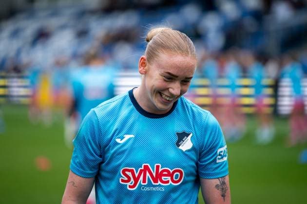 Laura Dick (TSG Hoffenheim, 01) lacht, GER, TSG 1899 Hoffenheim vs Bayer 04 Leverkusen, Fussball Google Pixel Frauen Bundesliga, 6. Spieltag, Saison 2025 2026, 12.10.2025 DFB regulations prohibit any use of photographs as image sequences and or quasi-video GER, TSG 1899 Hoffenheim vs Bayer 04 Leverkusen, Fussball Google Pixel Frauen Bundesliga, 6. Spieltag, Saison 2025 2026, 12.10.2025 Hoffenheim Copyright: xEibner-Pressefoto Memmlerx EP_MMR