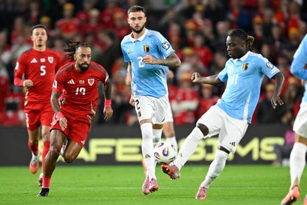 Wales v Belgium - FIFA World Cup, WM, Weltmeisterschaft, Fussball 2026 UEFA Qualifier CARDIFF, WALES - OCTOBER 13 : Thomas Sorba midfielder of Wales, Debast Zeno defender of Belgium, Doku Jeremy forward of Belgium during the FIFA World Cup 2026 European Qualifier match between Wales and Belgium at the Cardiff City stadium on October 13, 2025 in Cardiff, Wales, 13 10 2025 Cardiff Wales  Copyright: xNicoxVereeckenx