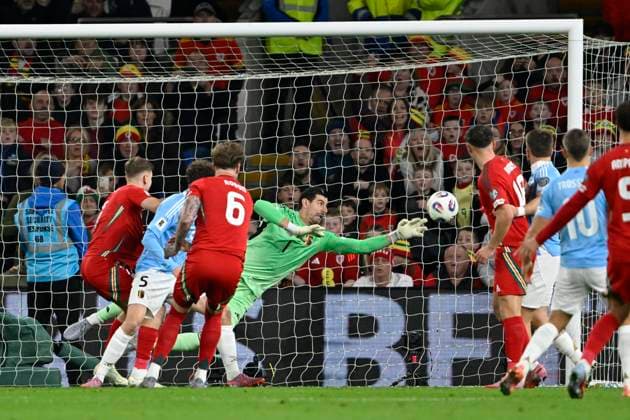 Wales v Belgium - FIFA World Cup, WM, Weltmeisterschaft, Fussball 2026 UEFA Qualifier CARDIFF, WALES - OCTOBER 13 : Courtois Thibaut goalkeeper of Belgium during the FIFA World Cup 2026 European Qualifier match between Wales and Belgium at the Cardiff City stadium on October 13, 2025 in Cardiff, Wales, 13 10 2025 Cardiff Wales  Copyright: xDhax