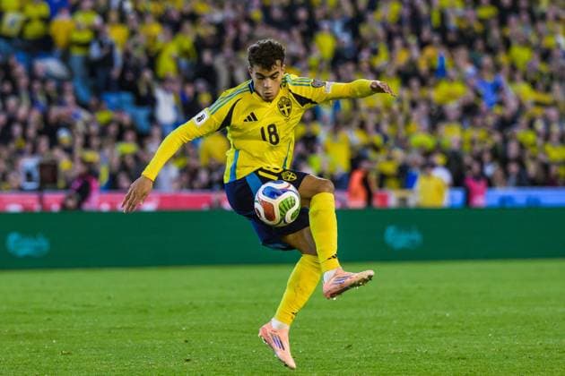 251013 Yasin Ayari of Sweden during the FIFA World Cup, WM, Weltmeisterschaft, Fussball Qualifier football match between Sweden and Kosovo on October 13, 2025 in Gothenburg. Photo: Daniel Stiller BILDBYRAN kod DS JM0741 bbeng fotboll football soccer fotball vm-kval kval fifa world cup qualifier qualifier qualification sverige sweden sverige a kosovo Copyright: DANIELxSTILLER BB251013DS031