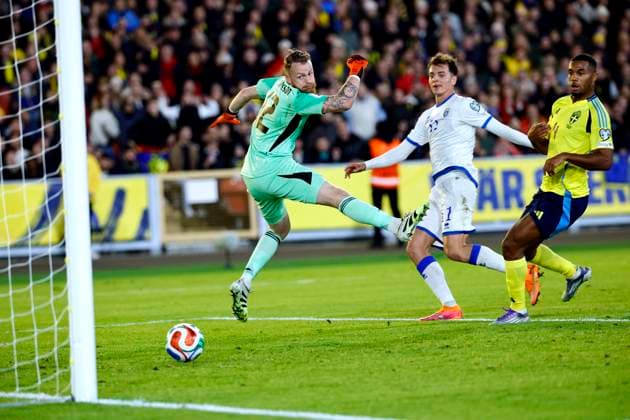 Kosovo s 11 Fisnik Asllani scores 0-1 on Sweden s goalkeeper Viktor Johansson during Monday s World Cup Group B qualifying match between Sweden and Kosovo at Ullevi on October 13, 2025 in Gothenburg, Sweden. GÖTEBORG SWEDEN x9200x