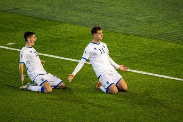 251013 Veldin HodÅ¾a and Fisnik Asllani of Kosovo celebrate the 0-1 goal during the FIFA World Cup, WM, Weltmeisterschaft, Fussball Qualifier football match between Sweden and Kosovo on October 13, 2025 in Gothenburg. Photo: Mathias Bergeld BILDBYRAN kod MB JM0741 bbeng fotboll football soccer fotball vm-kval kval fifa world cup qualifier qualifier qualification sverige sweden sverige a kosovo jubel Copyright: MATHIASxBERGELD BB251013MB029