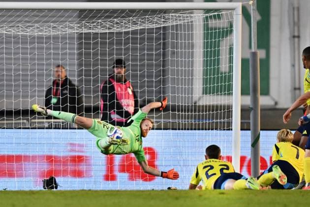GOTHENBURG, SWEDEN 20251013 Sweden s goalkeeper Viktor Johansson makes a save during the World Cup qualifying match in Group B between Sweden and Kosovo at Ullevi, Gothenburg, Sweden, October 13, 2025. GÖTEBORG SWEDEN x9200x