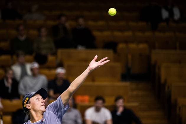251013 Leo Borg of Sweden competes in a men s singles tennis match during day 1 of the ATP, Tennis Herren 250 Nordic Open on October 13, 2025 in Stockholm. Photo: Emma Wallskog BILDBYRAN COP 320 EW0577 tennis nordic open nordic open 2024 bbeng sverige sweden Copyright: EMMAxWALLSKOG BB251013EW052