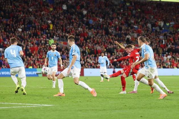 Wales v Belgium 13 October 2025, Cardiff - International Football - 2026 World Cup Qualifiers, Group J - Wales v Belgium - Nathan Broadhead of Wales scores their 2nd goal - Photo: Charlotte Wilson Offside. Cardiff UK Copyright: xCharlottexWilsonx xOffsidexOffside