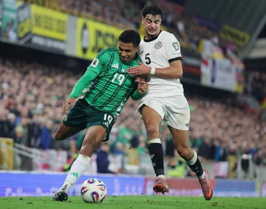 2026 FIFA World Cup, WM, Weltmeisterschaft, Fussball Qualifier Group A, Clearer Twist National Stadium, Windsor Park, Belfast 13 10 2025 Northern Ireland vs Germany Northern Ireland™s Shea Charles and Germany™s Aleksandar PavloviÄ‡ Shea Charles and Aleksandar PavloviÄ‡ 13 10 2025  Copyright: x INPHO Presseye JonathanxPorterx 131225JP1football028