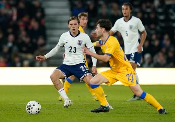 Derby, England, 13th October 2025. Sydie Peck of England during the England U21, U 21 vs Andorra U21 UEFA European Under-21 Championship Qualifier match at Pride Park Stadium, Derby. Picture credit should read: Andrew Yates Sportimage EDITORIAL USE ONLY. No use with unauthorised audio, video, data, fixture lists, club league logos or live services. Online in-match use limited to 120 images, no video emulation. No use in betting, games or single club league player publications. SPI_029_AY_ENGu21_ANDORRAu21 SPI-4215-0028