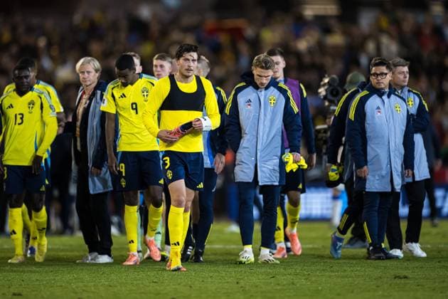 251013 Victor Nilsson Lindelöf of Sweden looks dejected after the FIFA World Cup, WM, Weltmeisterschaft, Fussball Qualifier football match between Sweden and Kosovo on October 13, 2025 in Gothenburg. Photo: Joel Marklund BILDBYRAN kod JM JM0741 bbeng fotboll football soccer fotball vm-kval kval fifa world cup qualifier qualifier qualification sverige sweden sverige a kosovobbauto depp Copyright: JOELxMARKLUND BB251013JM125