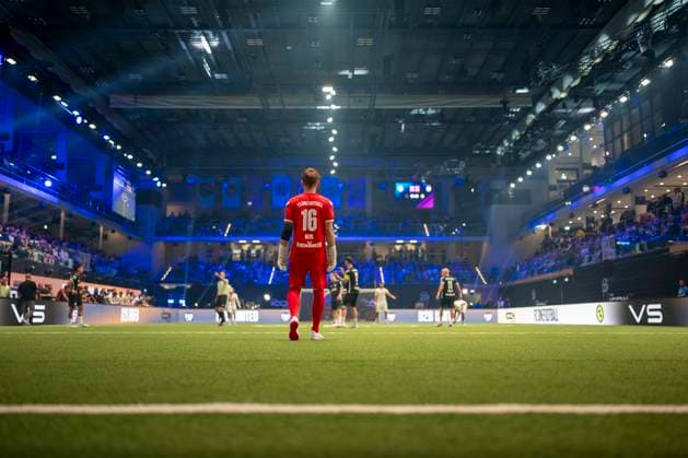Torwart von FC Onefootball in der Arena von The Icon League. Spielfeld im Castello 13.10.2025, Fussball, The Icon League, GER, Düsseldorf, Castello Düsseldorf Copyright: HMBxMedia xMarcoxBader