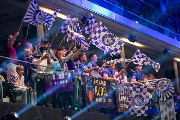 Fans vom Team: The Pack 13.10.2025, Fussball, The Icon League, GER, Düsseldorf, Castello Düsseldorf Copyright: HMBxMedia xMarcoxBader